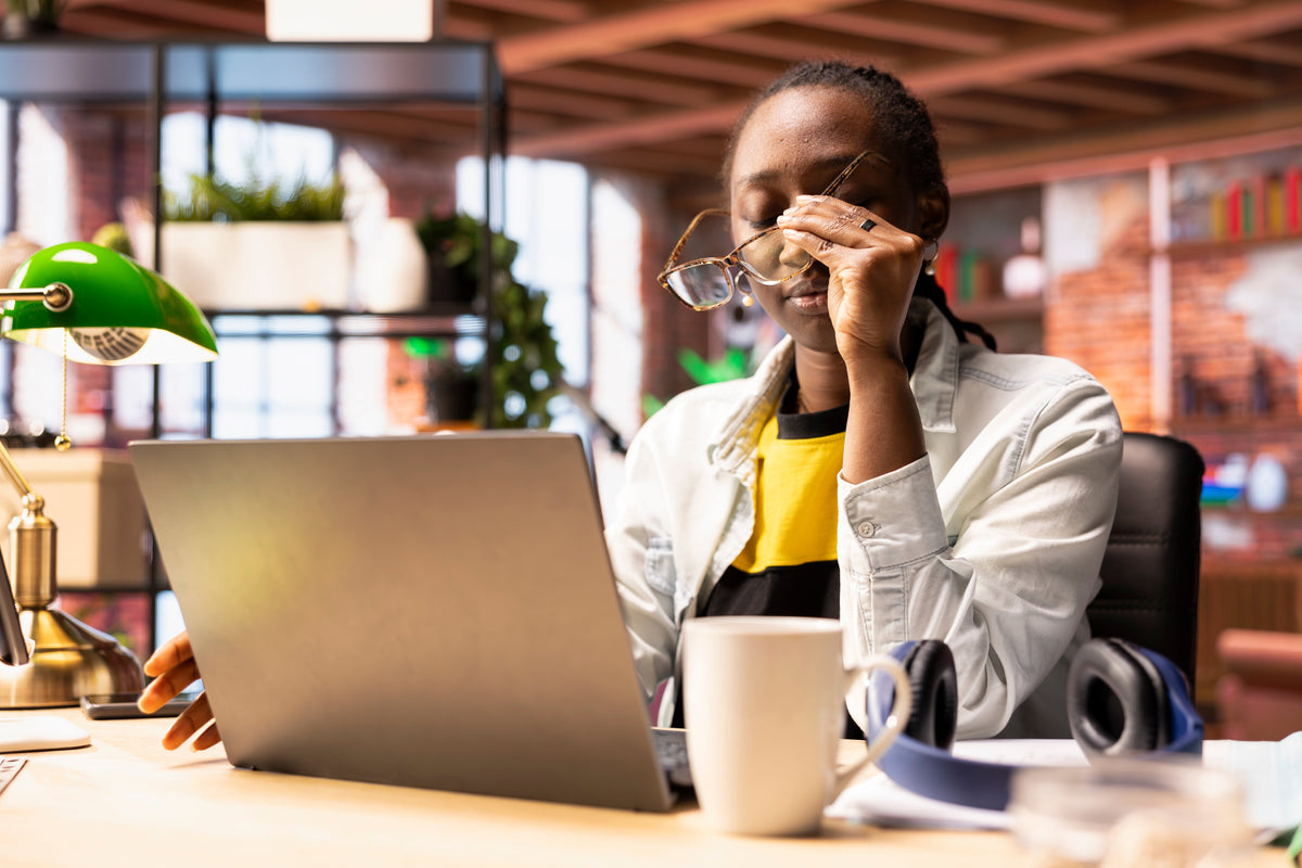 The 3 p.m. Energy Crash: Why You’re Always Tired in the Afternoon (And a Natural Way to Feel Alert Again)