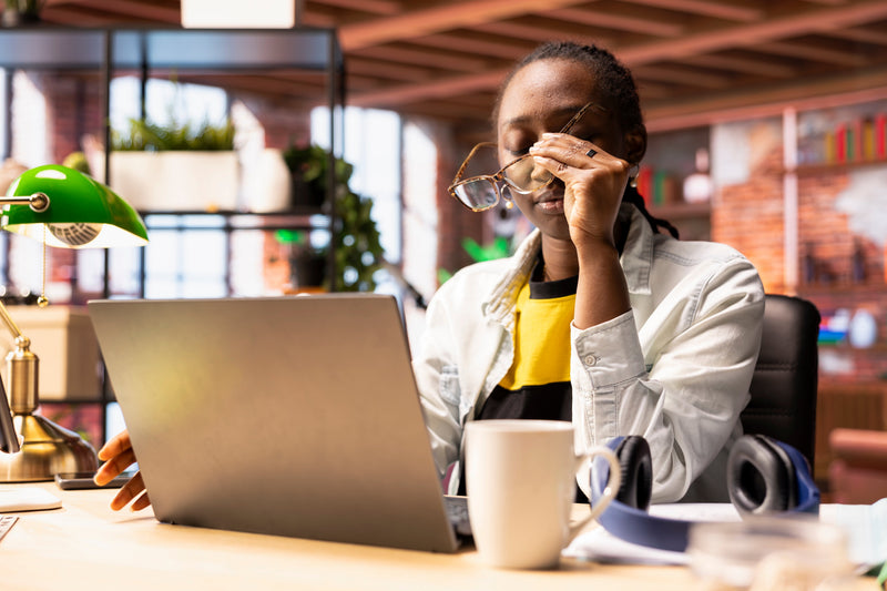 The 3 p.m. Energy Crash: Why You’re Always Tired in the Afternoon (And a Natural Way to Feel Alert Again)